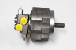 brush cutter severe duty piston motor 250cc with high pressure seal and integrated reliefs