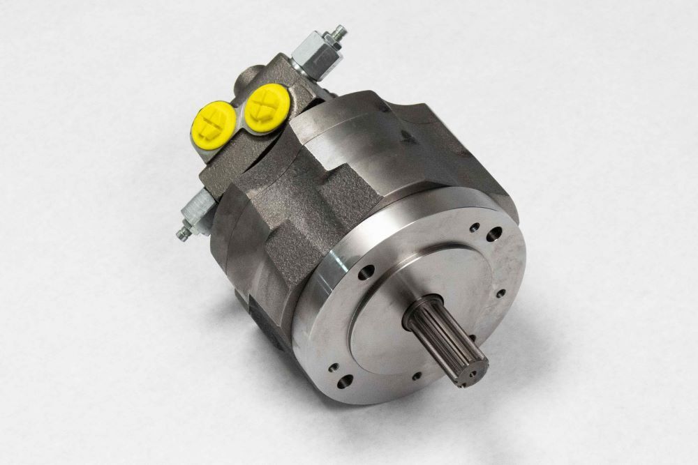 brush cutter severe duty piston motor 250cc with high pressure seal and integrated reliefs