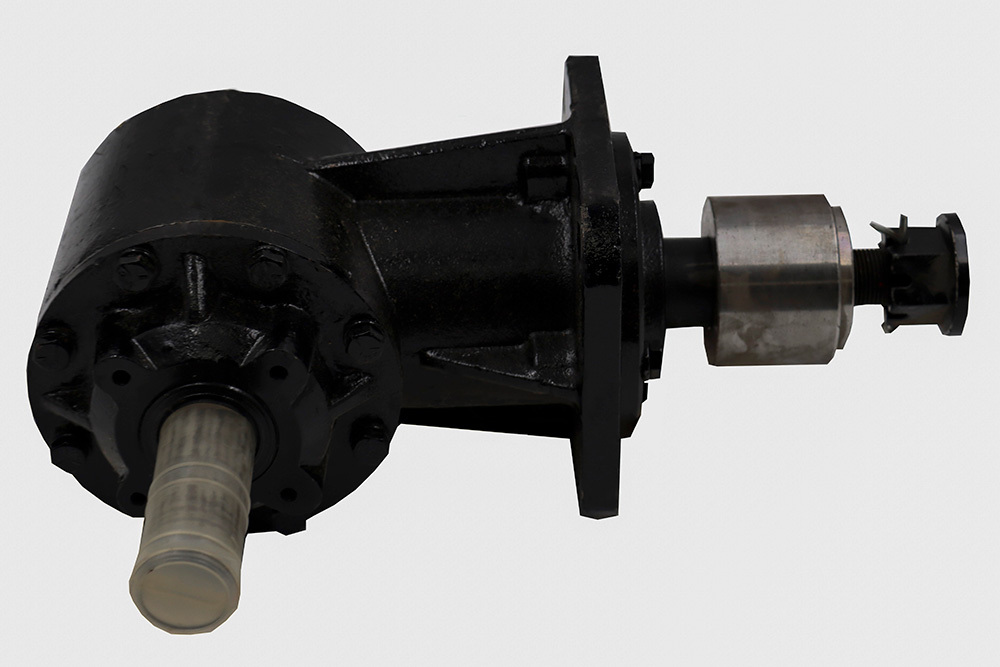 brush cutter gear box, standard duty, 40 hp - 1 3/8"  smooth input and 1 1/2" 12-spline output shafts