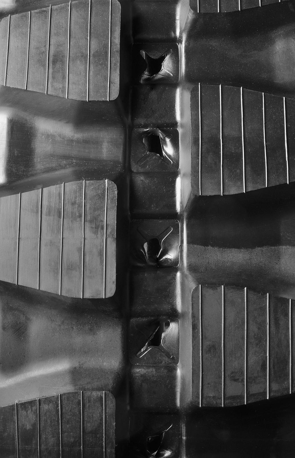 set of 2 16" heavy duty block pattern rubber track (400x86bx58)