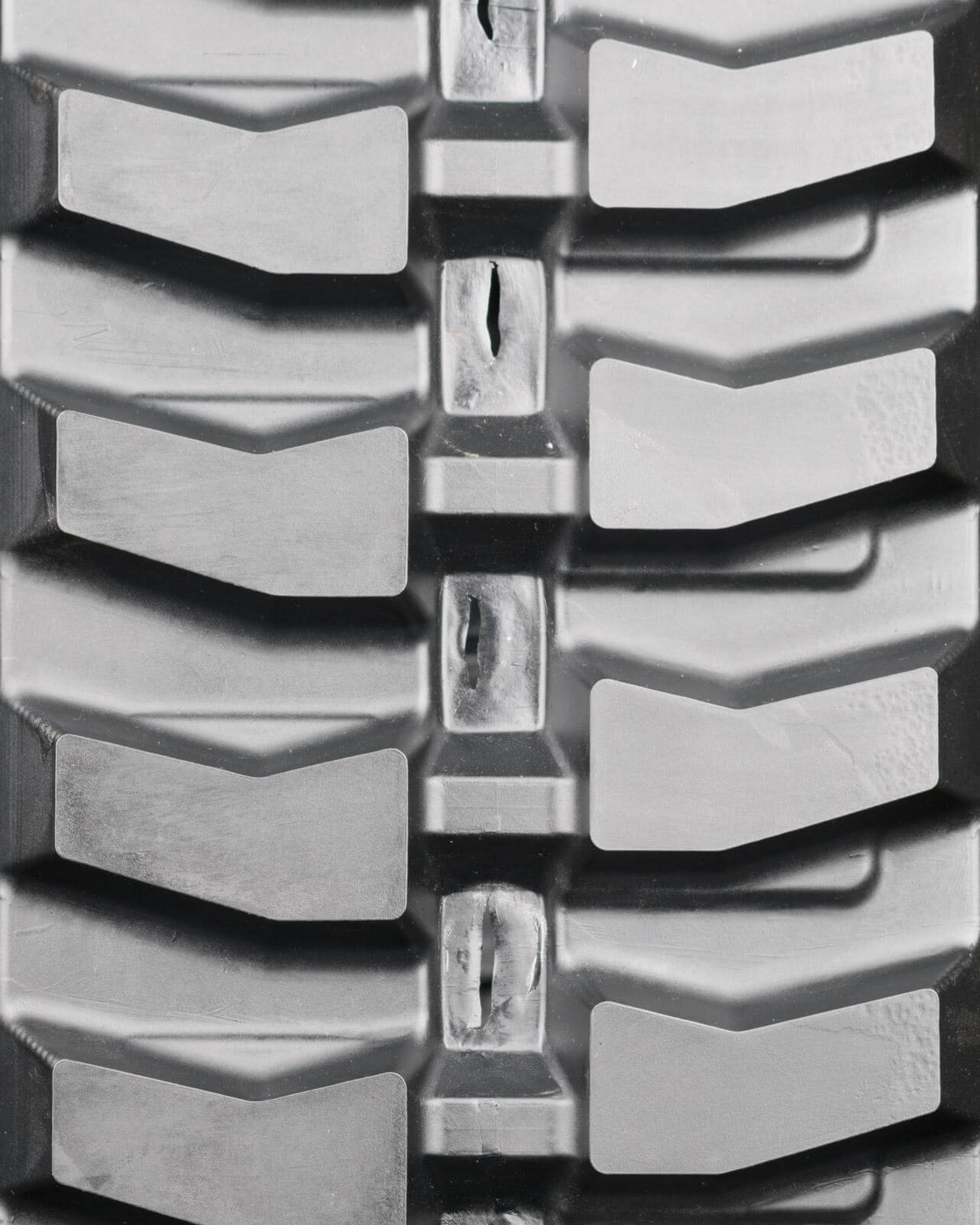 nissan 100b3 set of 2 9" camso heavy duty mx tread rubber tracks (230x72x46)